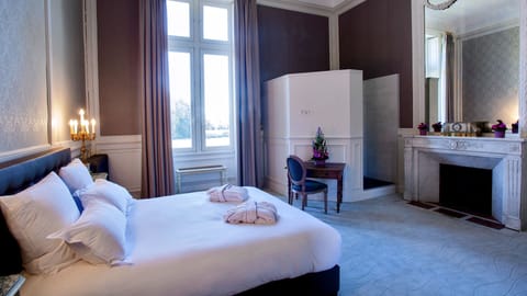 Family Room | Premium bedding, individually decorated, individually furnished, desk