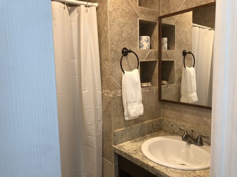 Standard Single Room | Bathroom sink