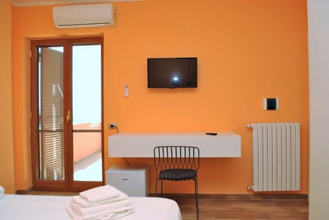 Deluxe Double Room, Balcony | Room amenity