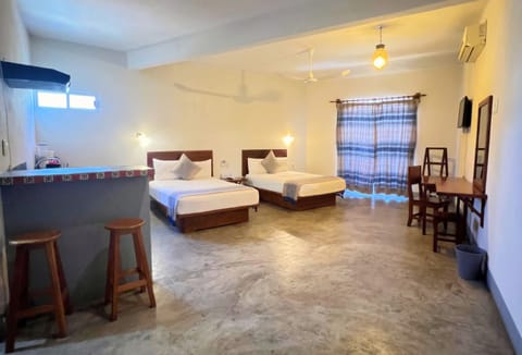 Studio, 2 Double Beds | Free WiFi, bed sheets