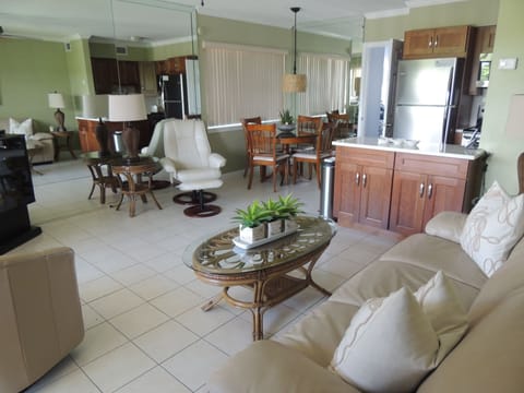 Comfort Condo, 1 Bedroom (Intracoastal View) | Living area | Flat-screen TV