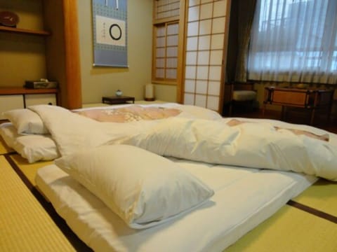 In-room safe, iron/ironing board, free WiFi, bed sheets