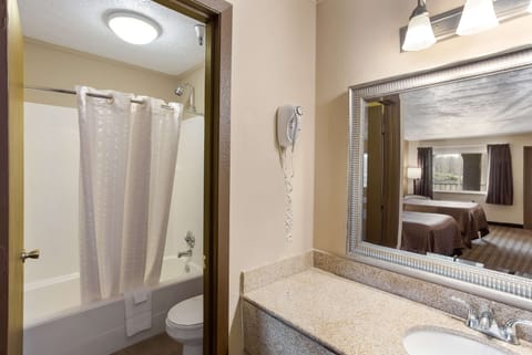 Standard Room, 2 Double Beds, Non Smoking, Refrigerator & Microwave | Bathroom | Combined shower/tub, free toiletries, hair dryer, towels