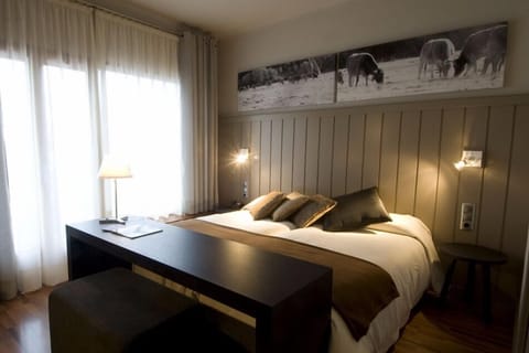 Double Room, Terrace, Garden View | Minibar, in-room safe, free WiFi, bed sheets