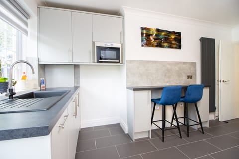 Apartment | Private kitchen | Fridge, microwave, oven, stovetop