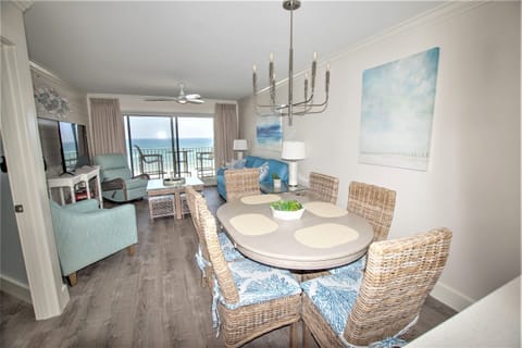 Condo, 2 Bedrooms, Beach View (403) | In-room dining