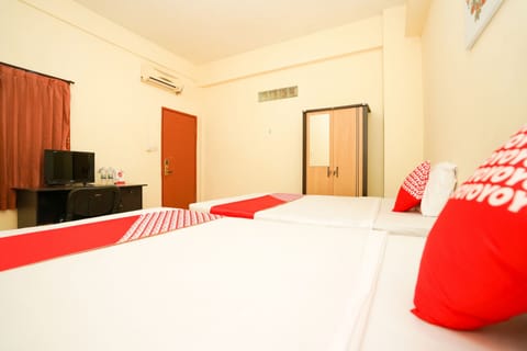 Deluxe Double Room | Desk, laptop workspace, free WiFi, bed sheets