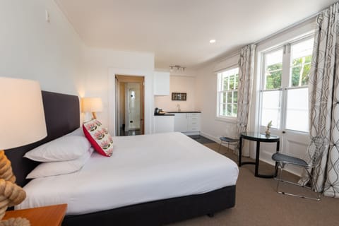 Pohutukawa Suite  | Premium bedding, individually decorated, individually furnished