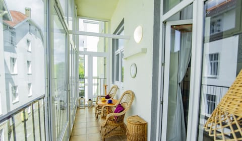 Classic Apartment | Balcony view