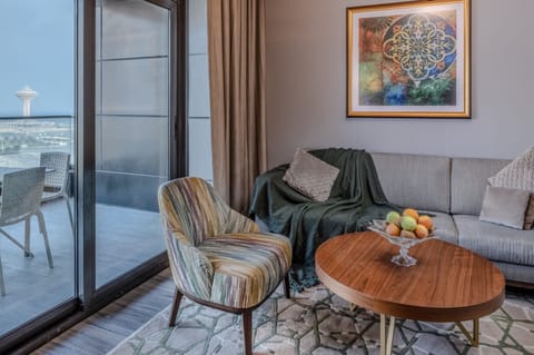 Executive Suite, 1 Bedroom | In-room safe, desk, laptop workspace, iron/ironing board