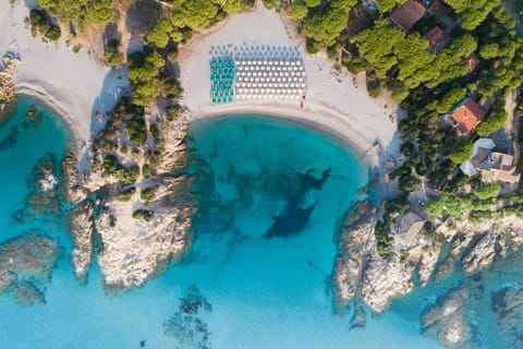 Beach nearby, white sand, sun loungers, beach umbrellas