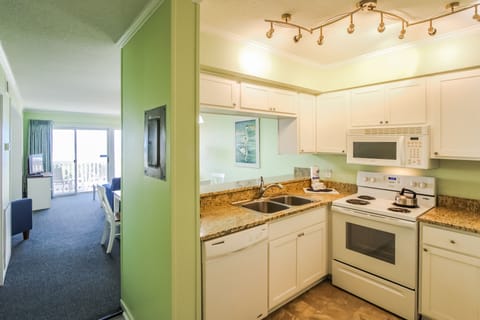 Condo, 2 Bedrooms | Private kitchen | Fridge, microwave, oven, stovetop