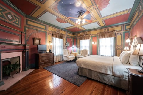 VICTORIAN ROOM (Shared Bathroom) | View from room