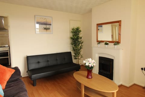 House, 2 Bedrooms (Sleeps 7) | Living area | Flat-screen TV