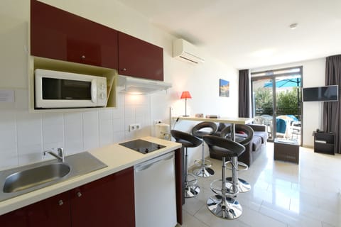 Studio, 1 Double Bed, Terrace, Garden View | Private kitchenette | Fridge, microwave, stovetop, electric kettle