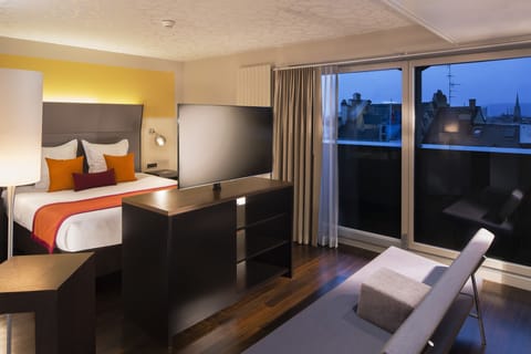 Junior Double Room | Premium bedding, minibar, in-room safe, desk