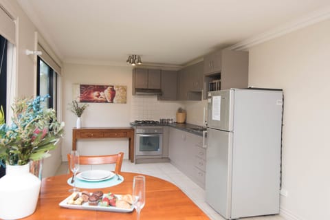 Standard Studio, Non Smoking, Kitchen (Tree Fern) | In-room dining