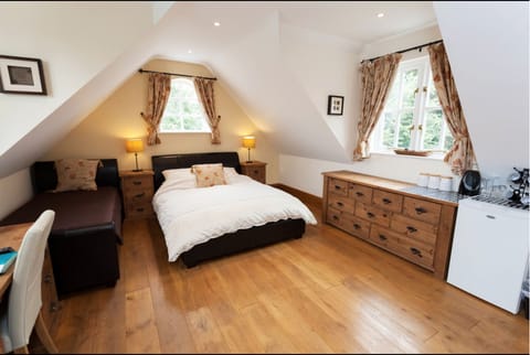 Superior Double Room, Ensuite, Garden View (First floor) | WiFi