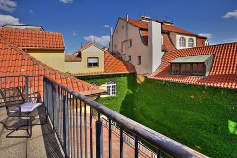 Standard Apartment | Courtyard view