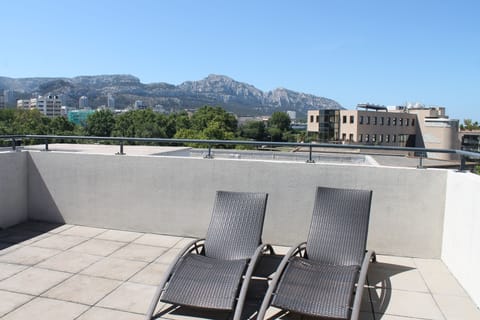 Luxury Apartment | Terrace/patio