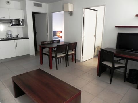 Standard Apartment | In-room safe, desk, iron/ironing board, free WiFi