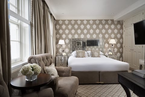 Junior Suite | Premium bedding, in-room safe, individually decorated