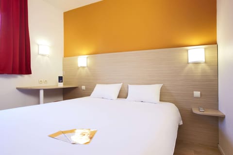 Standard Room, 1 Double Bed | Desk, free WiFi