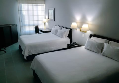 Quadruple Room, 2 Double Beds | 1 bedroom, Tempur-Pedic beds, minibar, in-room safe