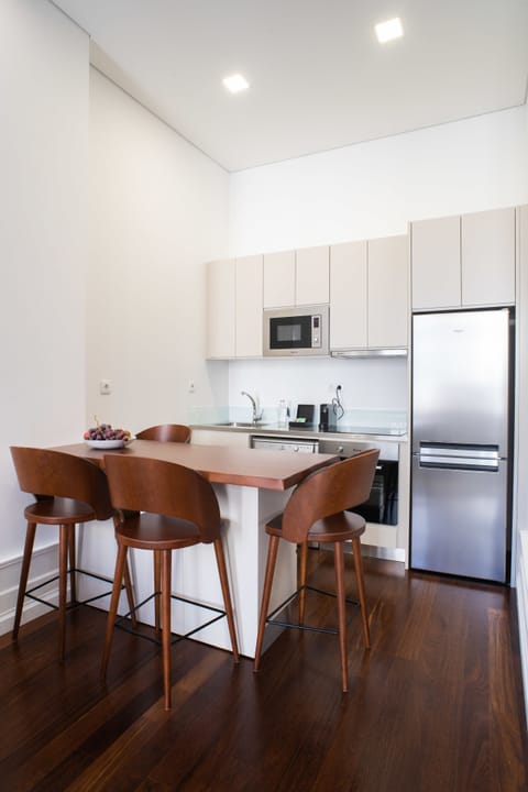 Standard Apartment, 1 Bedroom | Private kitchen | Full-size fridge, microwave, oven, stovetop