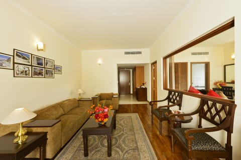 Presidential Suite, 2 Bathrooms | Egyptian cotton sheets, premium bedding, down comforters, minibar