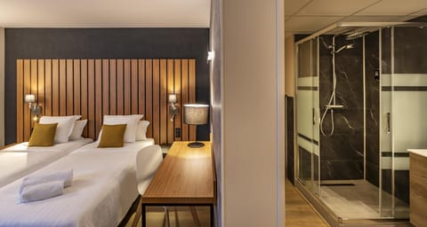 Comfort Room, 2 Twin Beds, Non Smoking (Shower Only) | In-room safe, desk, blackout drapes, soundproofing