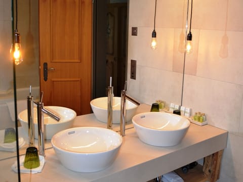 Shower, free toiletries, hair dryer, bathrobes