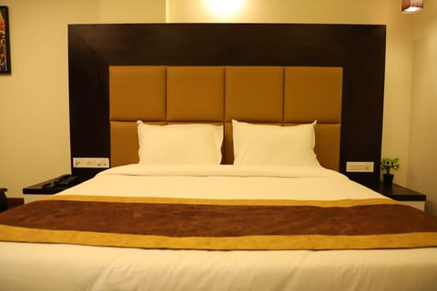 Superior Double Room | In-room safe, soundproofing, iron/ironing board, cribs/infant beds