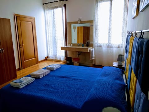 Deluxe Double or Twin Room, Shared Bathroom, Sea View | Premium bedding, desk, iron/ironing board, free WiFi