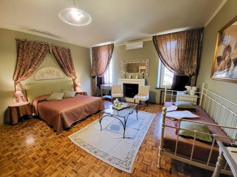 Superior Double or Twin Room | 1 bedroom, minibar, in-room safe, individually decorated