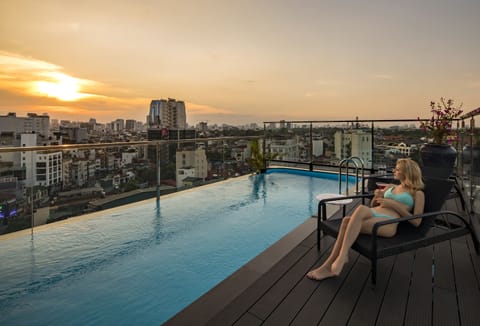 Outdoor pool, sun loungers