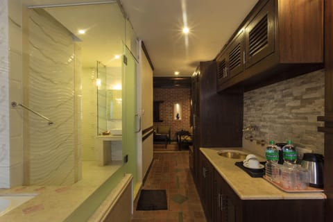 Luxury Suite (Annapurna I) | Private kitchenette | Coffee/tea maker, electric kettle