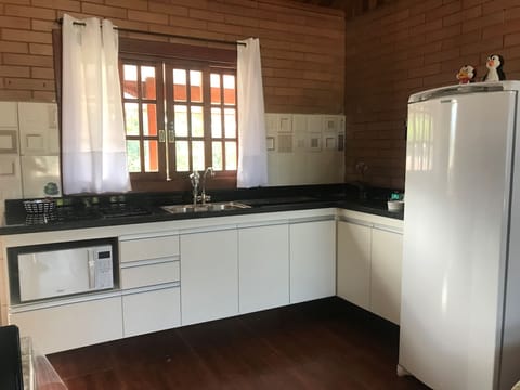 Studio | Private kitchen | Fridge, oven, stovetop, coffee/tea maker