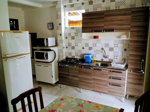 Classic Chalet | Private kitchen | Microwave, oven, stovetop, cookware/dishes/utensils