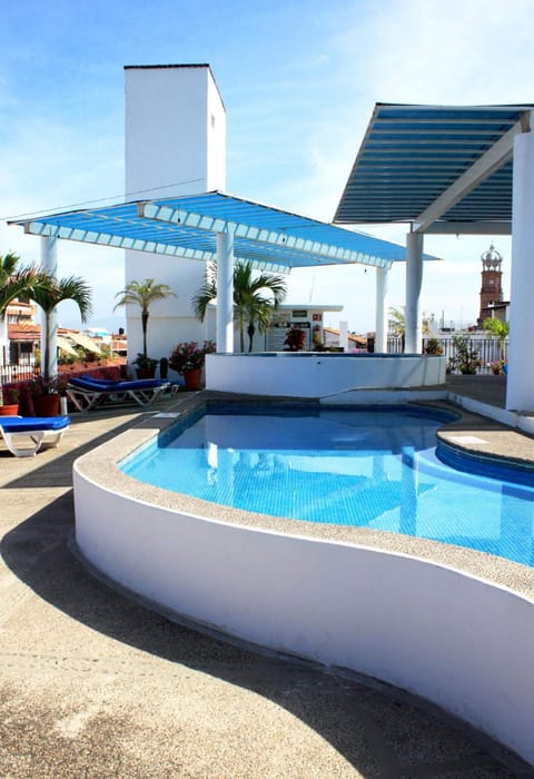 2 outdoor pools, open 9:00 AM to 9:00 PM, sun loungers