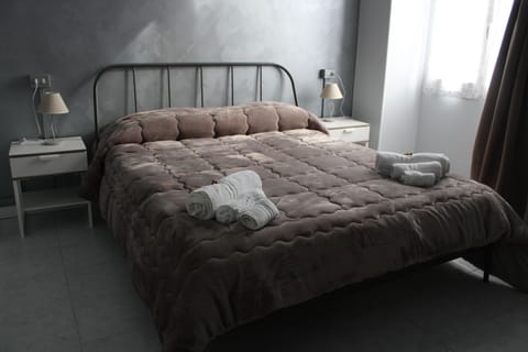 Comfort Double Room, 1 Bedroom, Private Bathroom, City View | Minibar, desk, blackout drapes, soundproofing