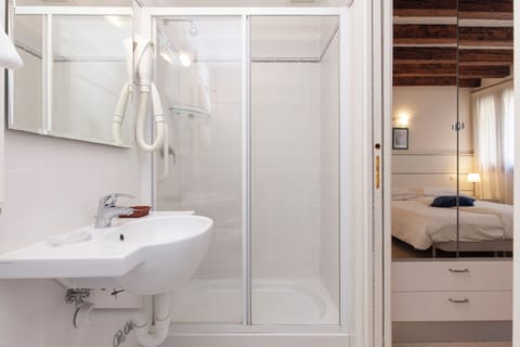 Double or Twin Room | Bathroom | Shower, free toiletries, hair dryer, towels