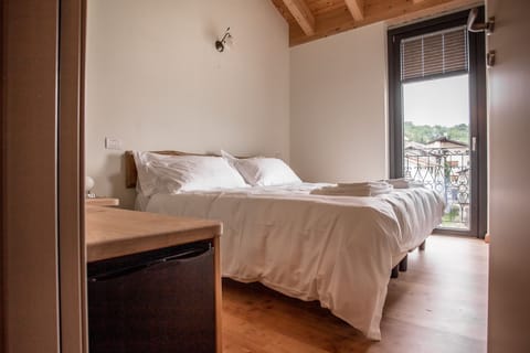 Basic Room | Desk, soundproofing, free WiFi, bed sheets