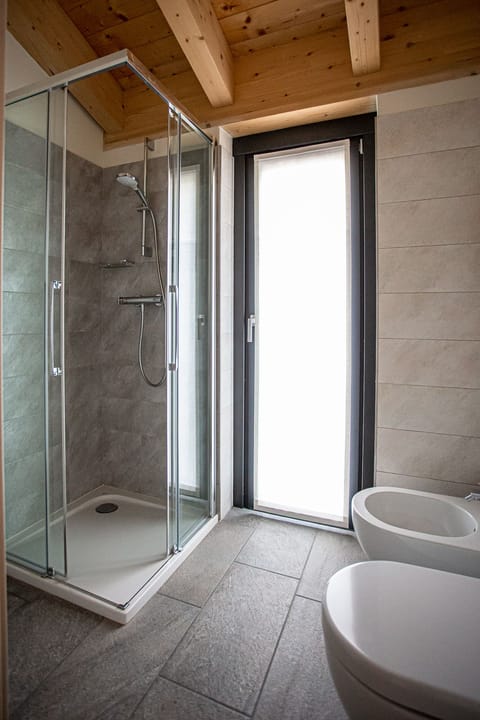 Comfort Room | Bathroom | Towels