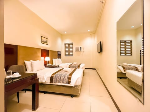 Standard Room | In-room safe, desk, free WiFi, bed sheets