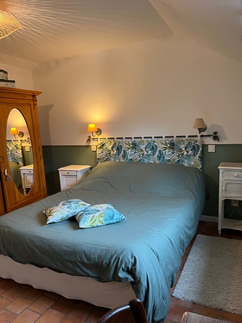 Double Room (La Jardin) | Individually decorated, individually furnished, desk, iron/ironing board