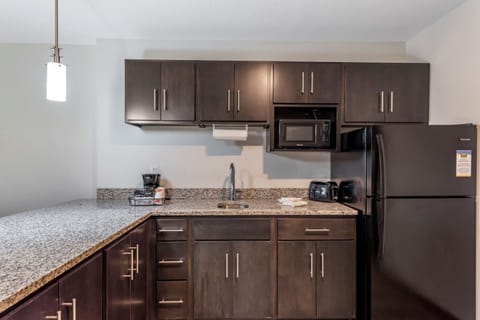 Suite, 1 King Bed, Accessible, Non Smoking | Desk, iron/ironing board, free WiFi, bed sheets