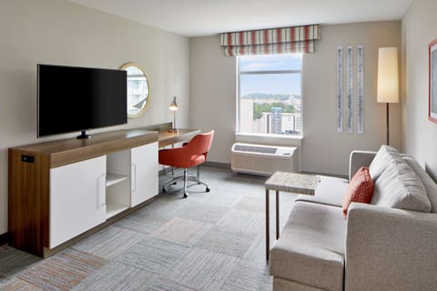 Suite, 1 King Bed, Accessible | Premium bedding, in-room safe, desk, laptop workspace