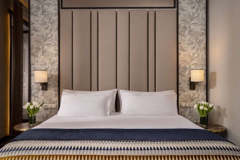 Deluxe Room (View) | Premium bedding, minibar, in-room safe, desk