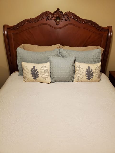 Egyptian cotton sheets, premium bedding, individually decorated